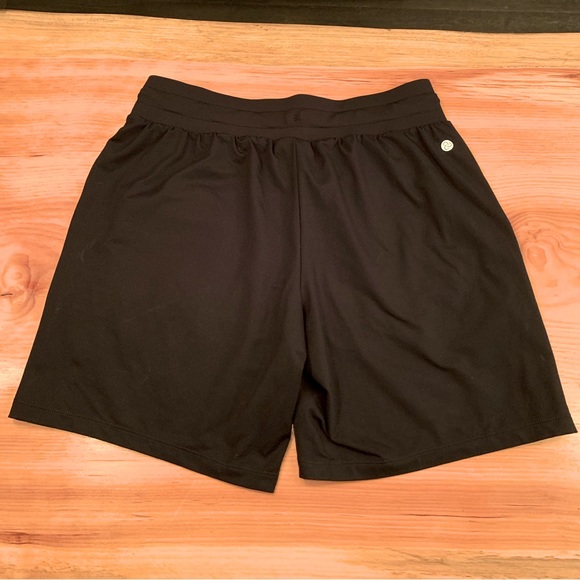 BRAND NEW NEVER WORN ZELLA Athletic Shorts. - Picture 2 of 2